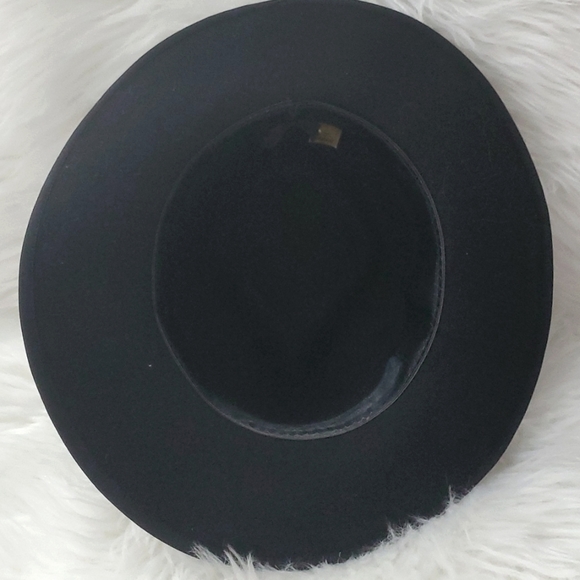 Black and White Fedora - Picture 8 of 10